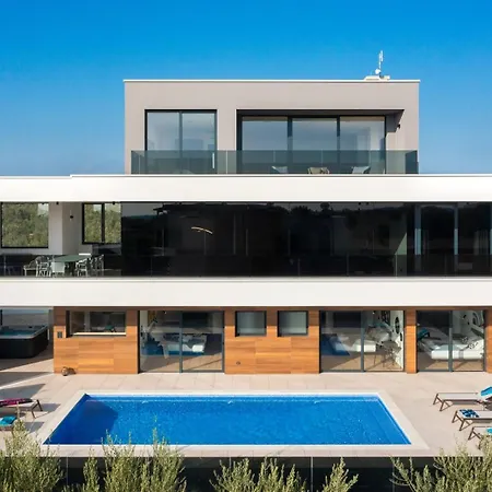 Villa Old Olive Vi - Heated Pool - By Vivi Rent *