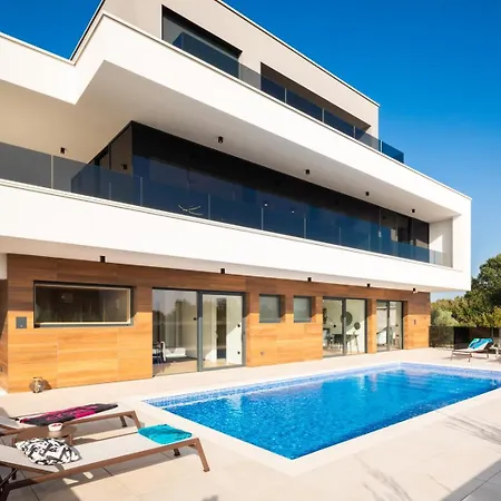 Βίλα Old Olive Vi - Heated Pool - By Vivi Rent
