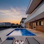 فيلة Old Olive Vi - Heated Pool - By Vivi Rent فودنيان