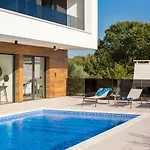 Old Olive Vi - Heated Pool - By Vivi Rent فيلة *