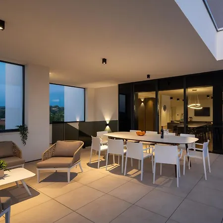 Old Olive Vi By Vivi Rent Villa