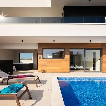 Vila Old Olive Vi - Heated Pool - By Vivi Rent Vodnjan