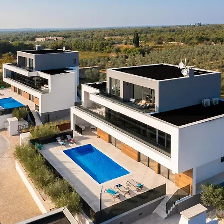 Old Olive Vi - Heated Pool - By Vivi Rent * فودنيان