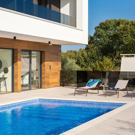 Old Olive Vi - Heated Pool - By Vivi Rent Vila *